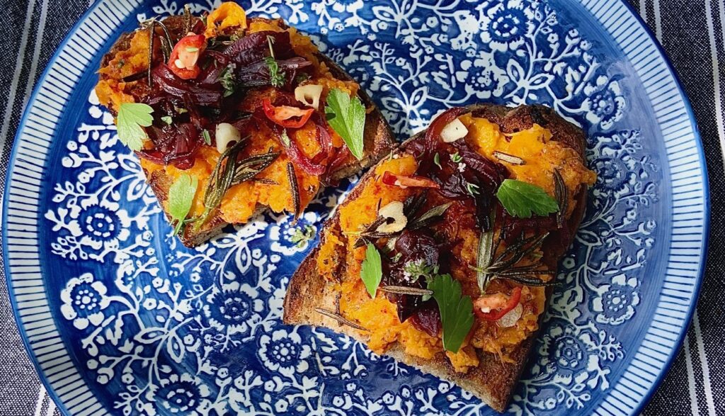Sweet potato bruschetta with quick balsamic caramelised red onions, red chilli and crispy rosemary